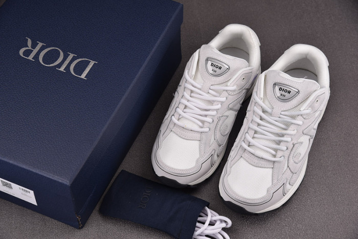 D10R B30 SNEAKER