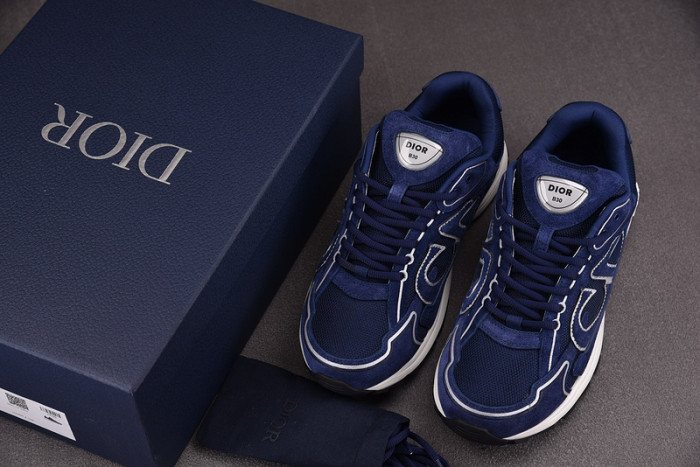 D10R B30 SNEAKER