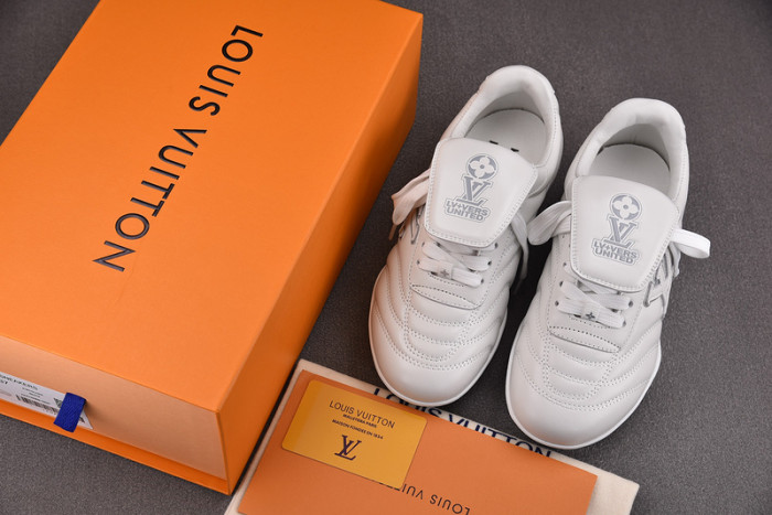 Lou1su1tt Footprint Soccer White Grey