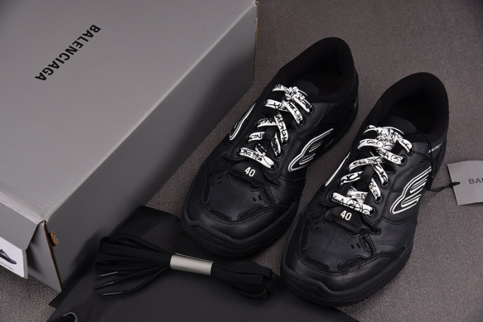 BLCG Hamptons Worn-out Sneaker 841765 WCURB 1000
