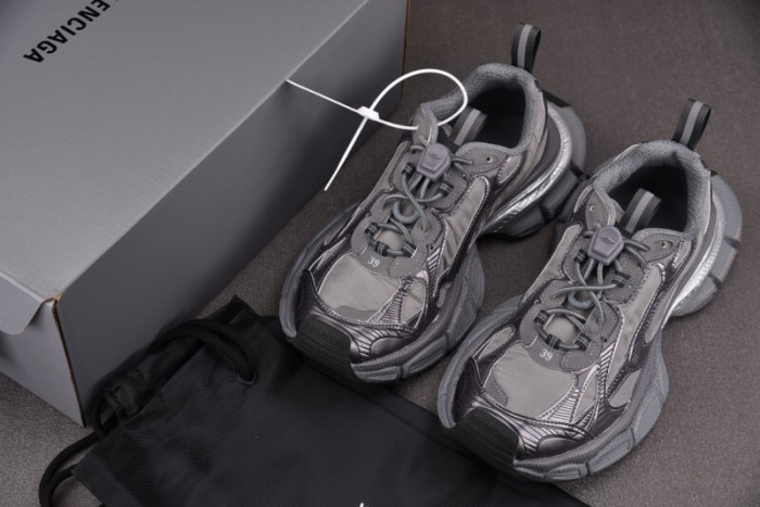 BLCG 3XL SNEAKER 734731 W3XNY 1100