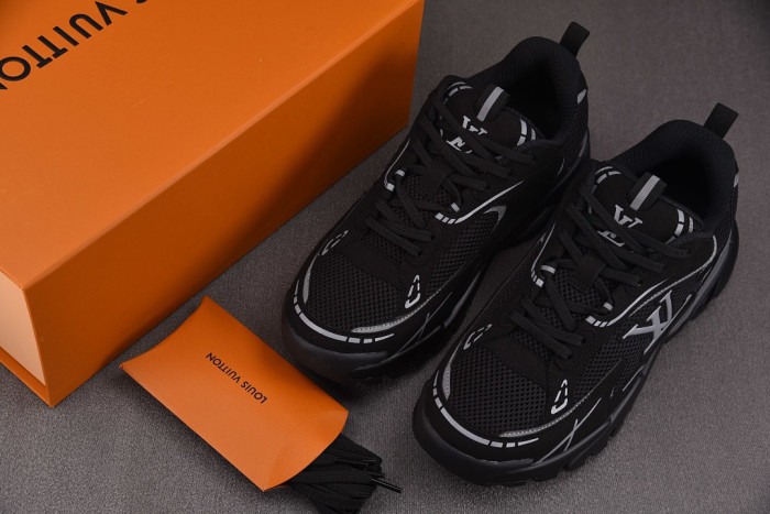 Lou1su1tt Tatic Runner Sneaker