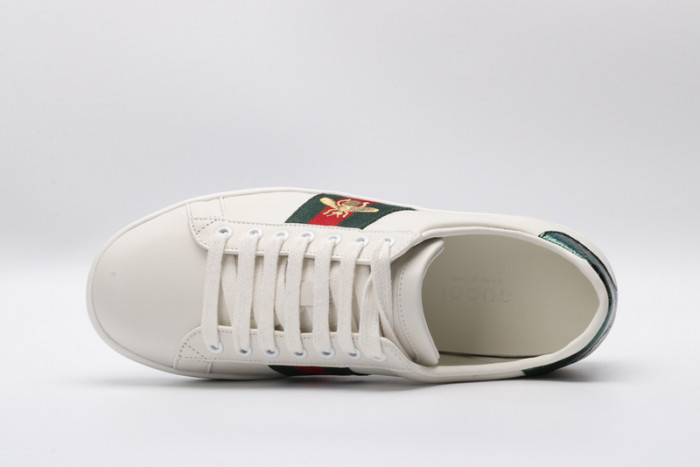 Gu66 Ace Embroidered Low-Top Sneaker white with bee