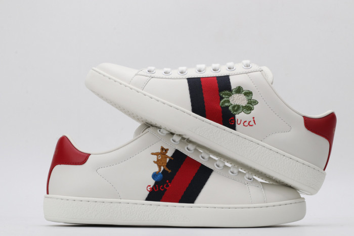 Gu66 Ace Embroidered Low-Top Sneaker