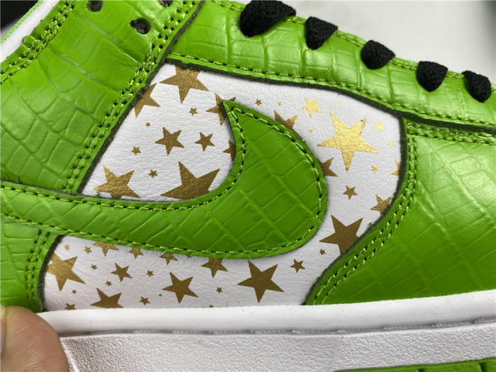 nike sb dunk low S*p*e stars mean green (2021) dh3228-101