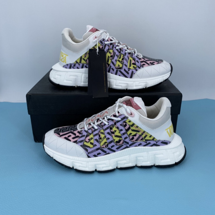 VERS SNEAKERS