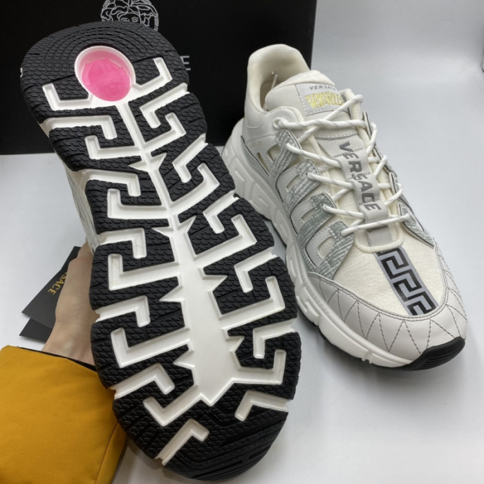 VERS SNEAKERS