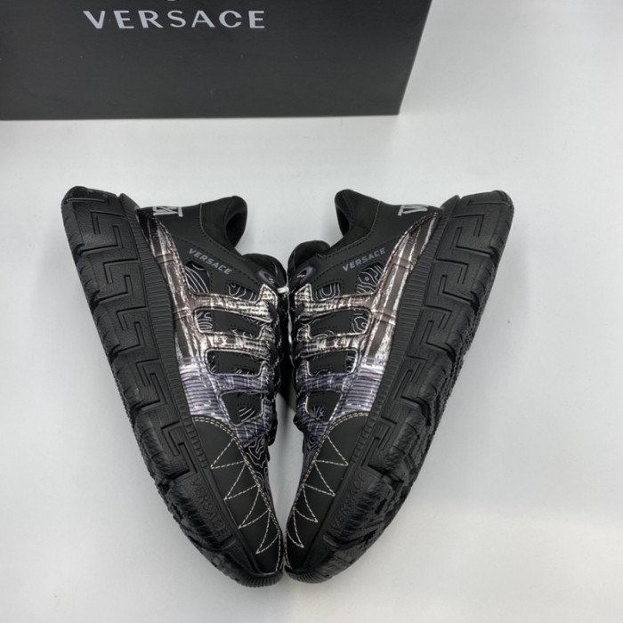 VERS SNEAKERS