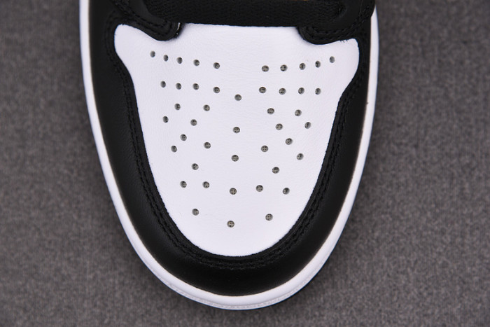 Air Jordan 1 Retro Black White (2014) 555088-010
