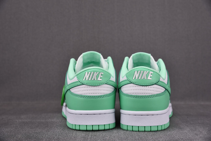 Nike Dunk Low Green Glow (W) DD1503-105