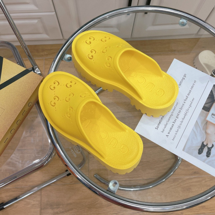 Gu66 SLIPPERS