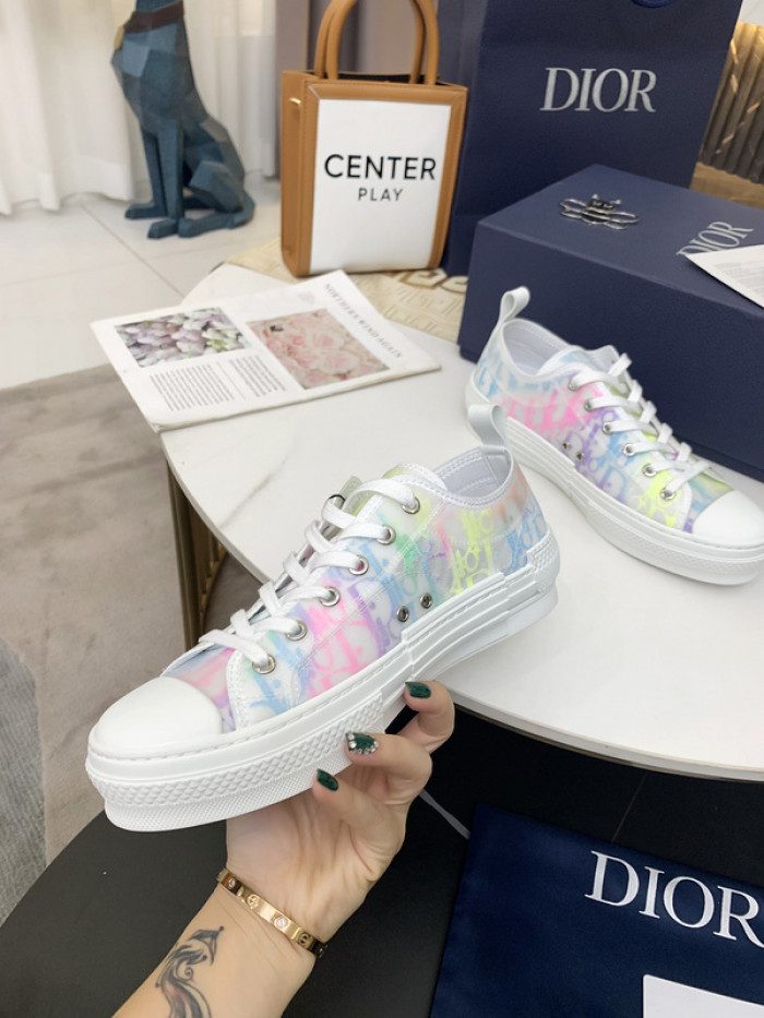 D10R B23 Oblique Low Top Sneaker