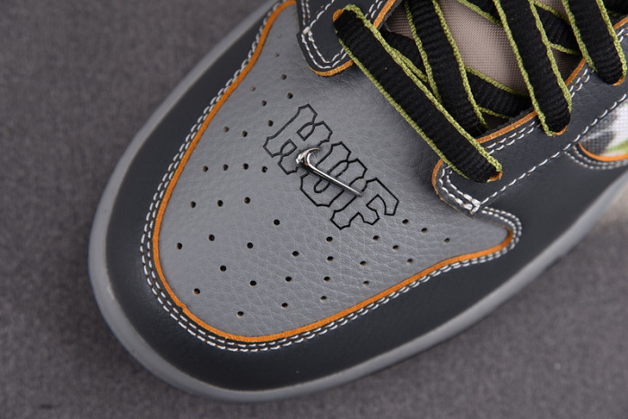 Nike SB Dunk Low HUF Wait, What!? (Friends and Family) FD8775-002