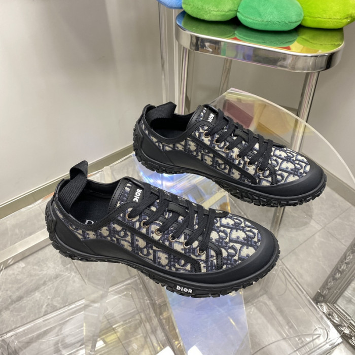 D10R SNEAKER
