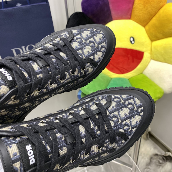 D10R SNEAKER