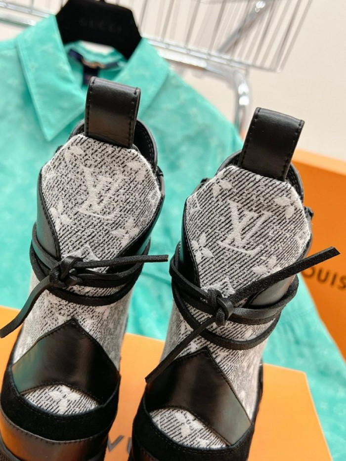 lou1su1tt Boots