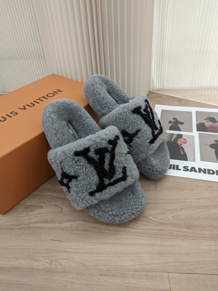 Lou1su1tt slides