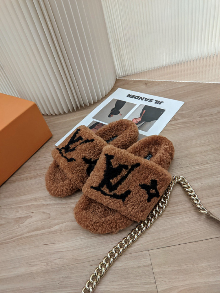 Lou1su1tt slides