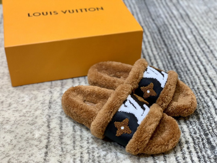 Lou1su1tt slides