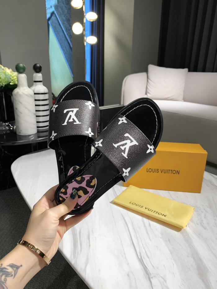 Lou1su1tt slides