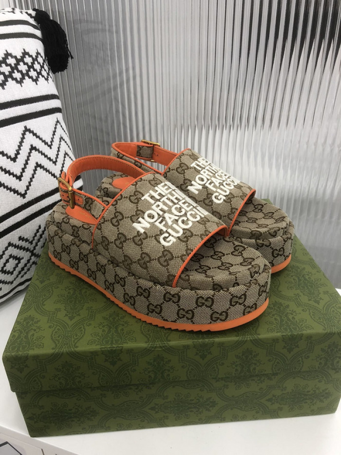 Gu66 SLIPPERS