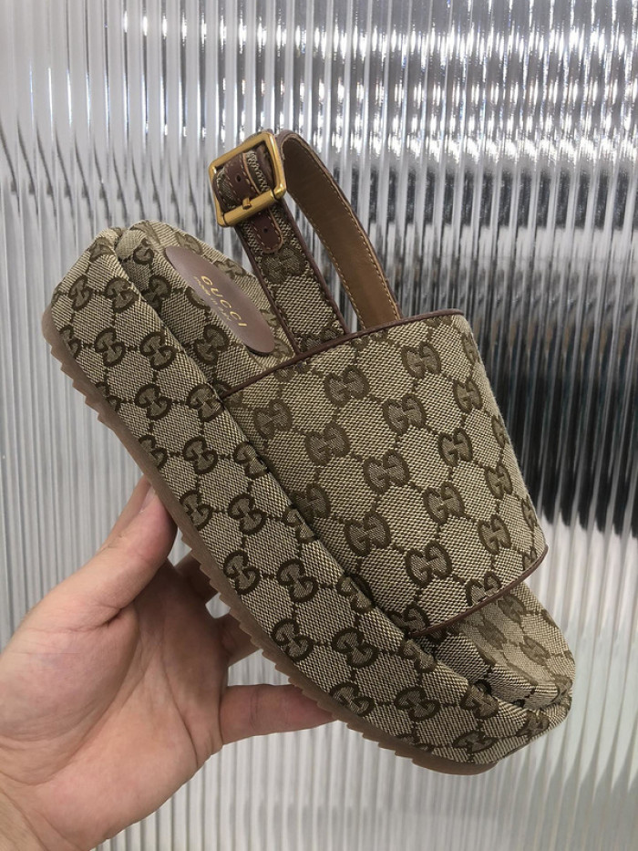 Gu66 SLIPPERS
