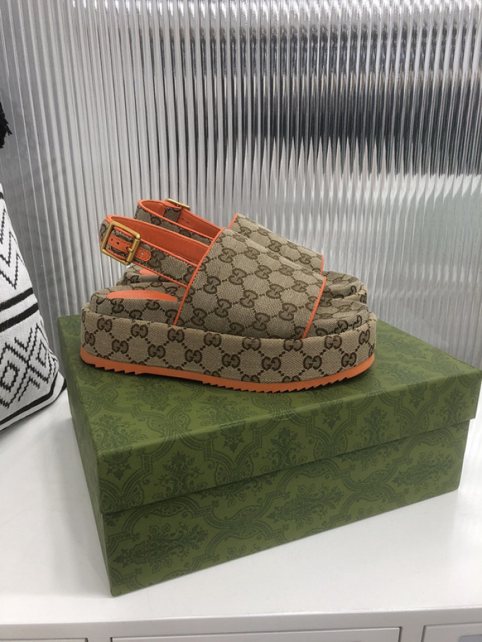 Gu66 SLIPPERS