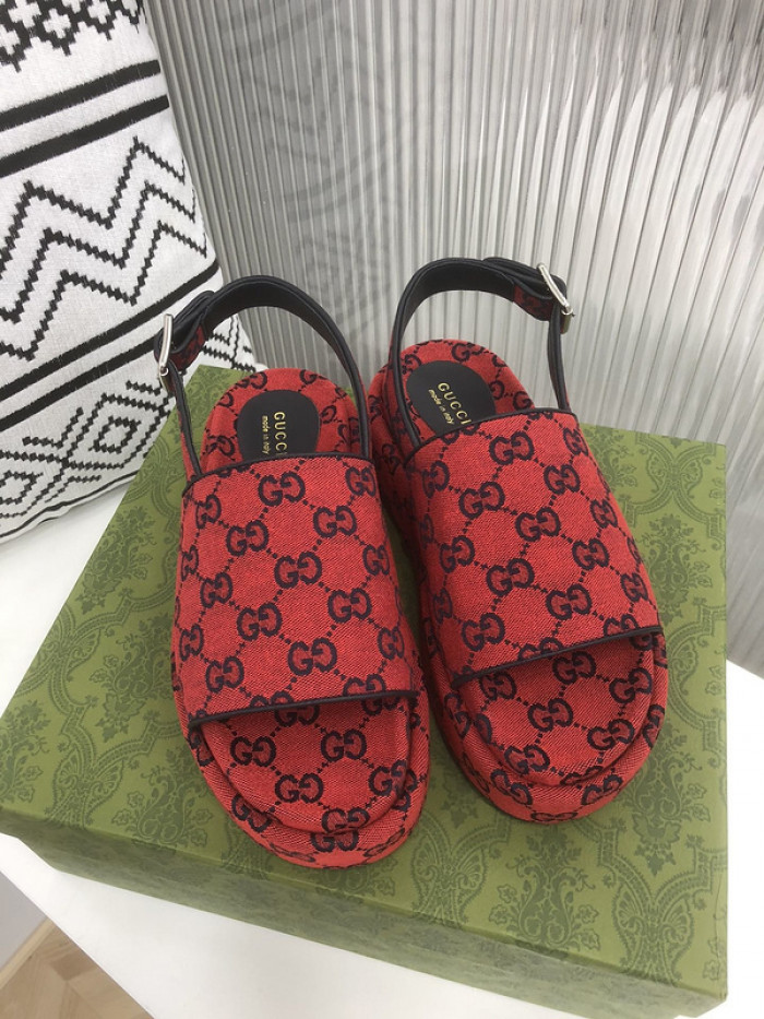 Gu66 SLIPPERS