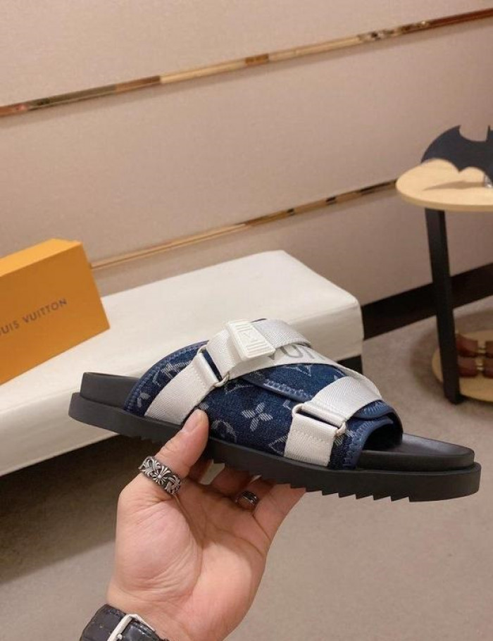 Lou1su1tt slides