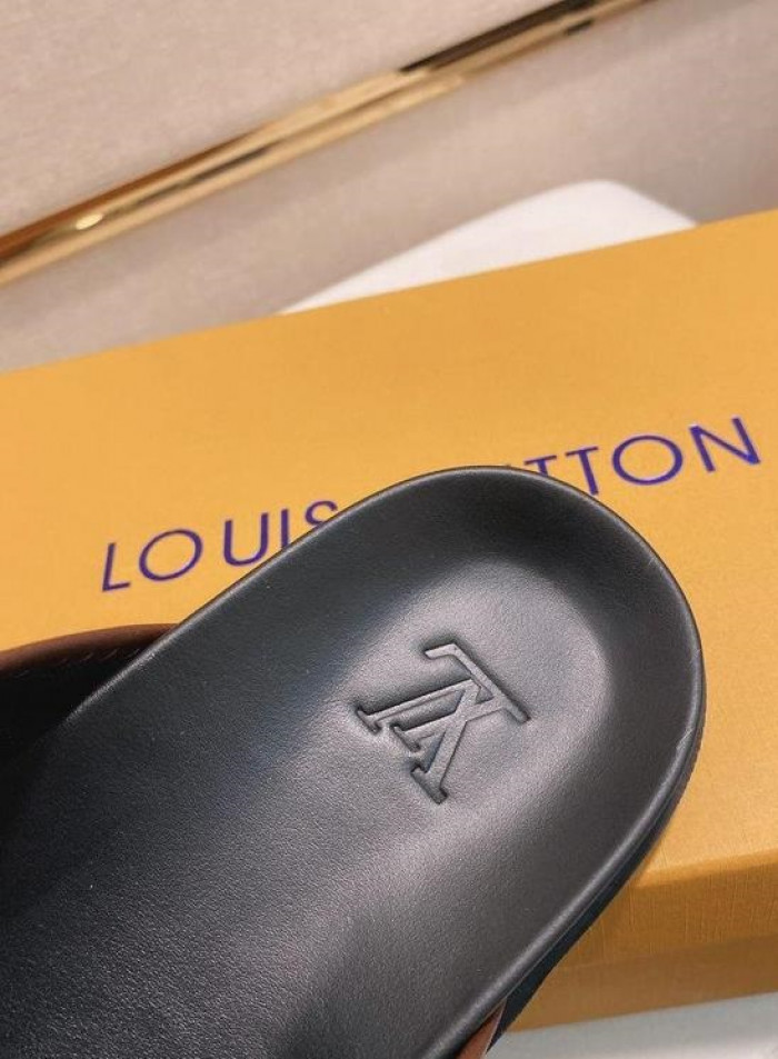 Lou1su1tt slides