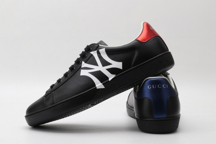 Gu66 Ace Embroidered Low-Top Sneaker