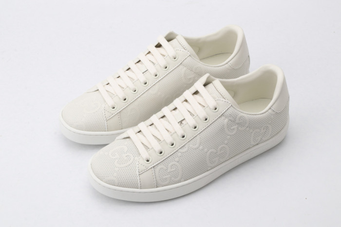 Gu66 Ace Embroidered Low-Top Sneaker