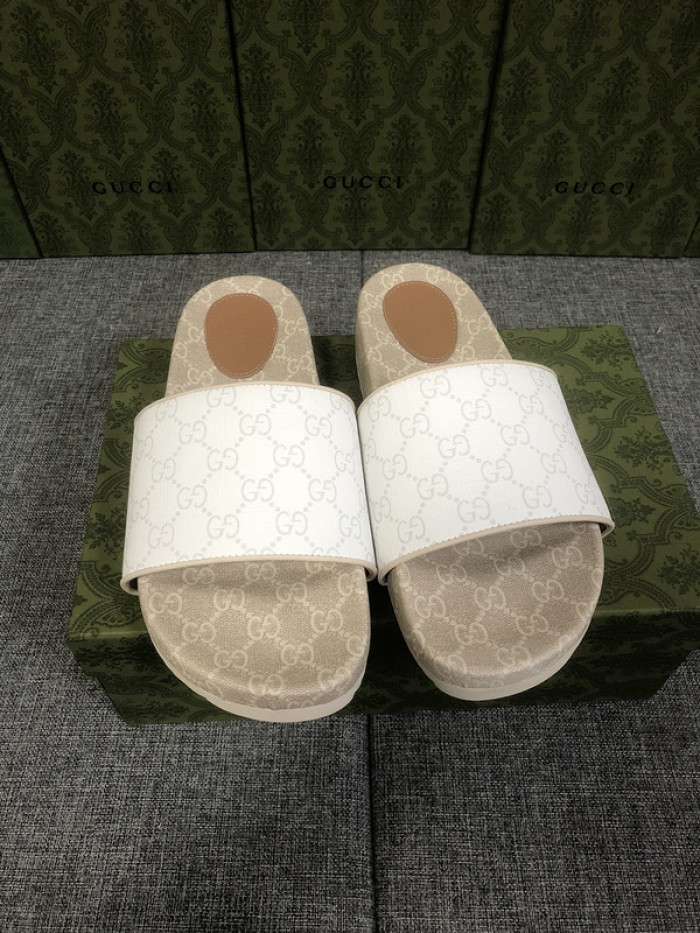 Gu66 SLIPPERS