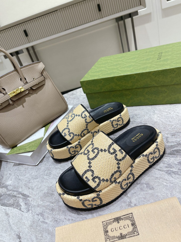 Gu66 SLIPPERS