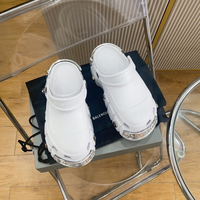 BLCG SLIPPERS