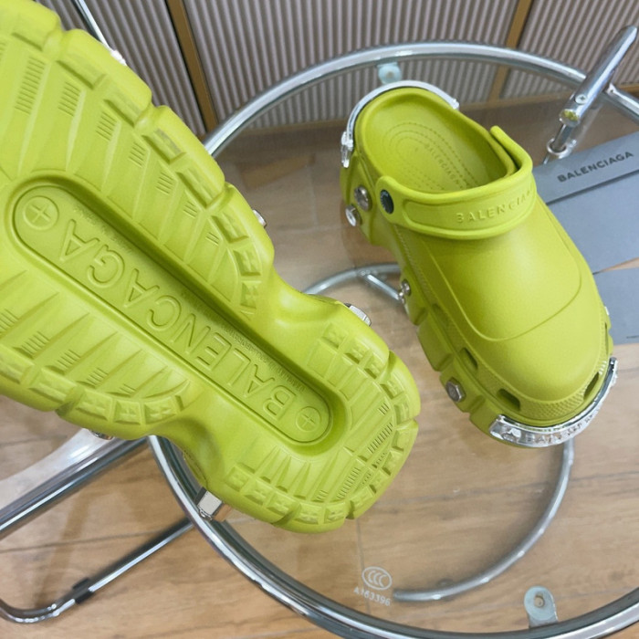 BLCG SLIPPERS
