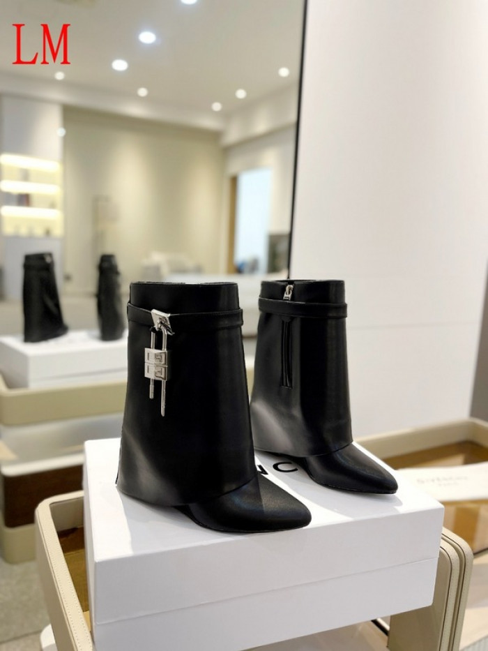 G1VENCHY BOOTS