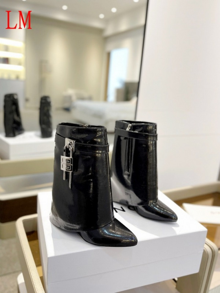 G1VENCHY BOOTS