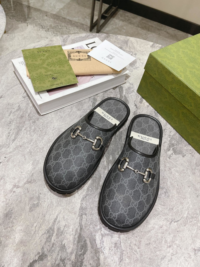 Gu66 SLIPPERS