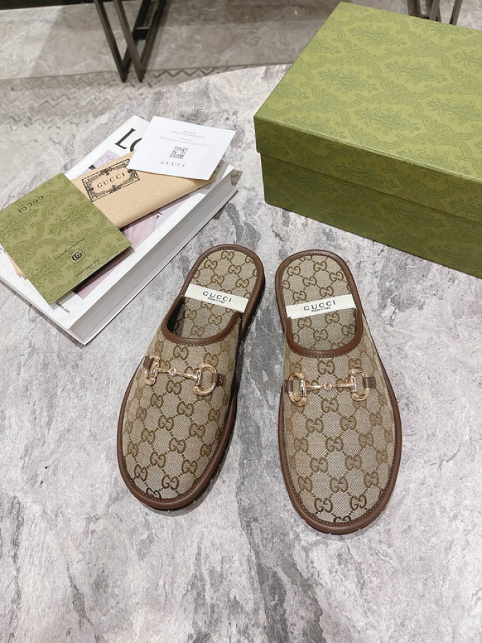 Gu66 SLIPPERS