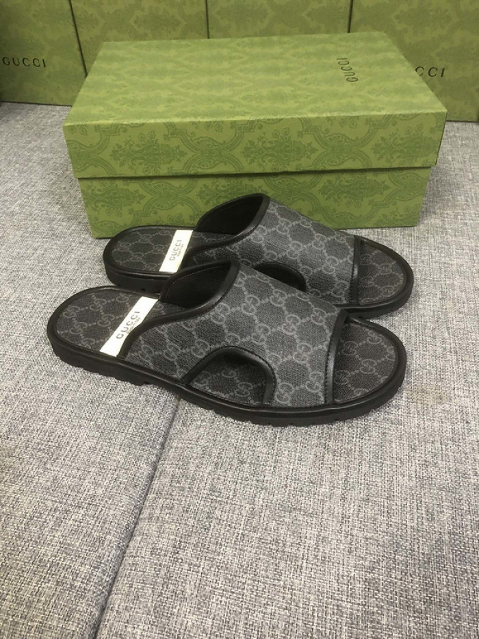 Gu66 SLIPPERS