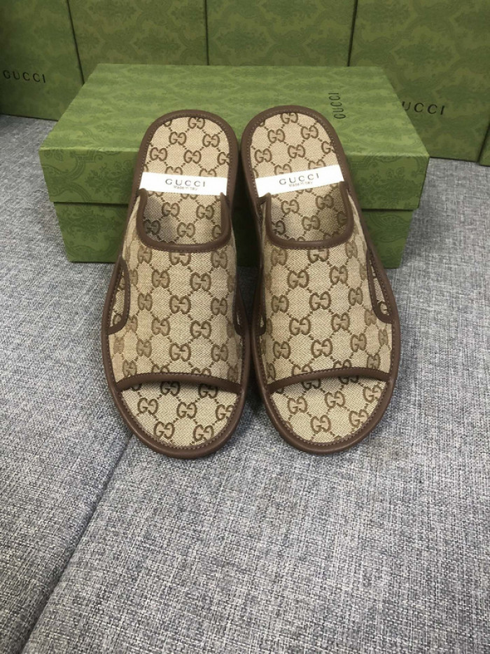 Gu66 SLIPPERS
