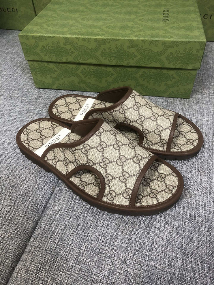 Gu66 SLIPPERS