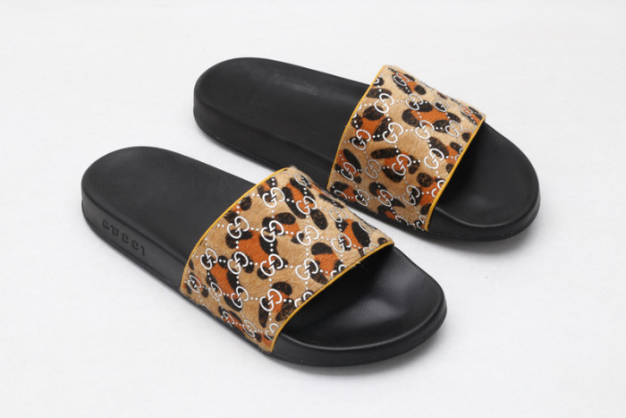 Gu66 SLIPPERS