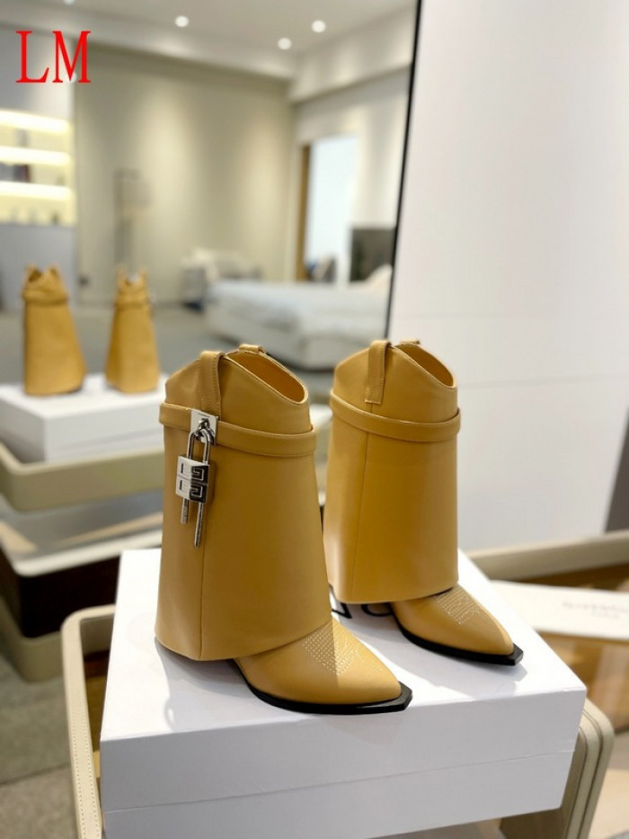 G1VENCHY BOOTS