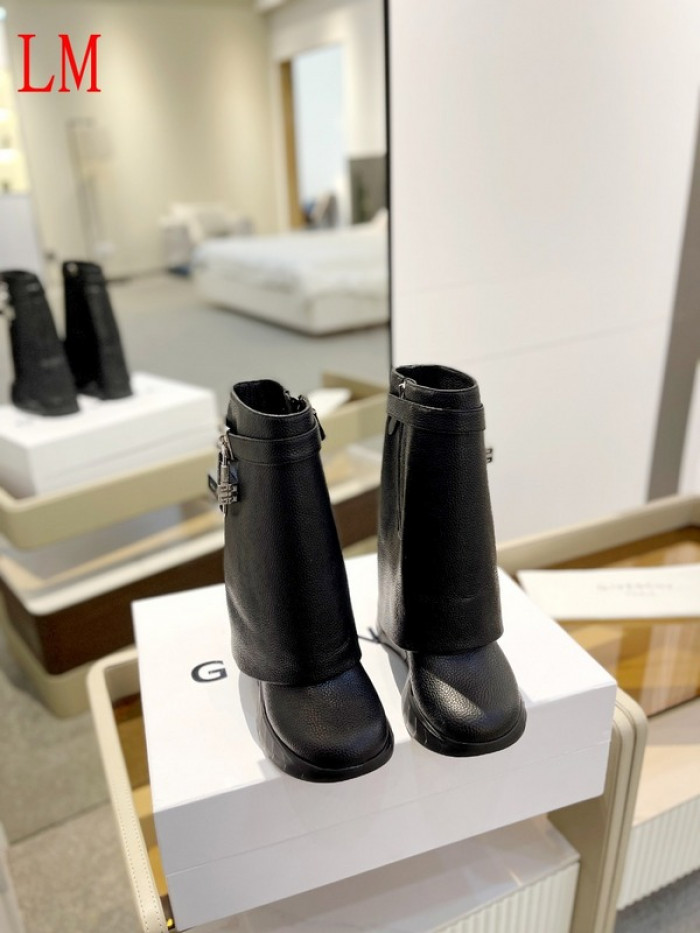 G1VENCHY BOOTS
