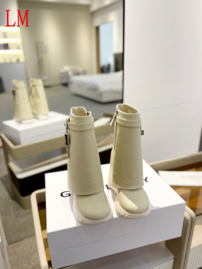 G1VENCHY BOOTS