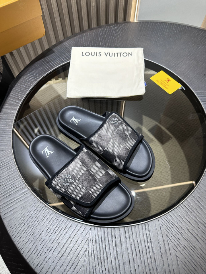 Lou1su1tt slides