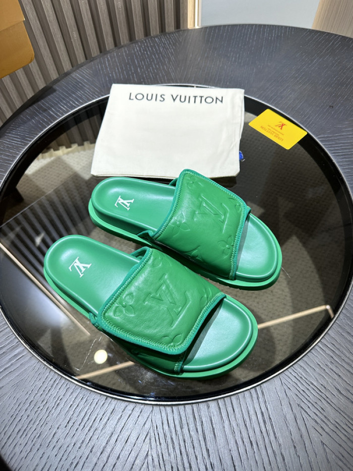 Lou1su1tt slides