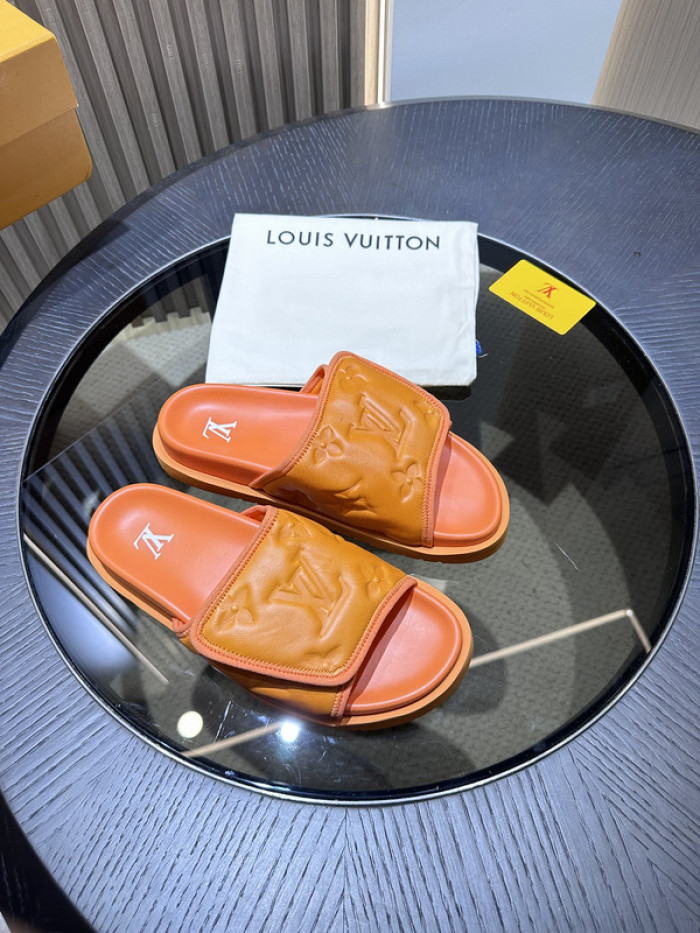 Lou1su1tt slides